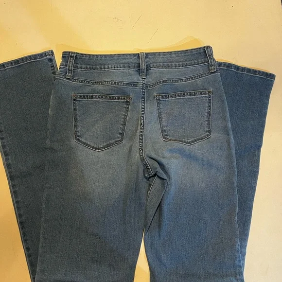 New St John’s Bay Staight jeans - Picture 3 of 6